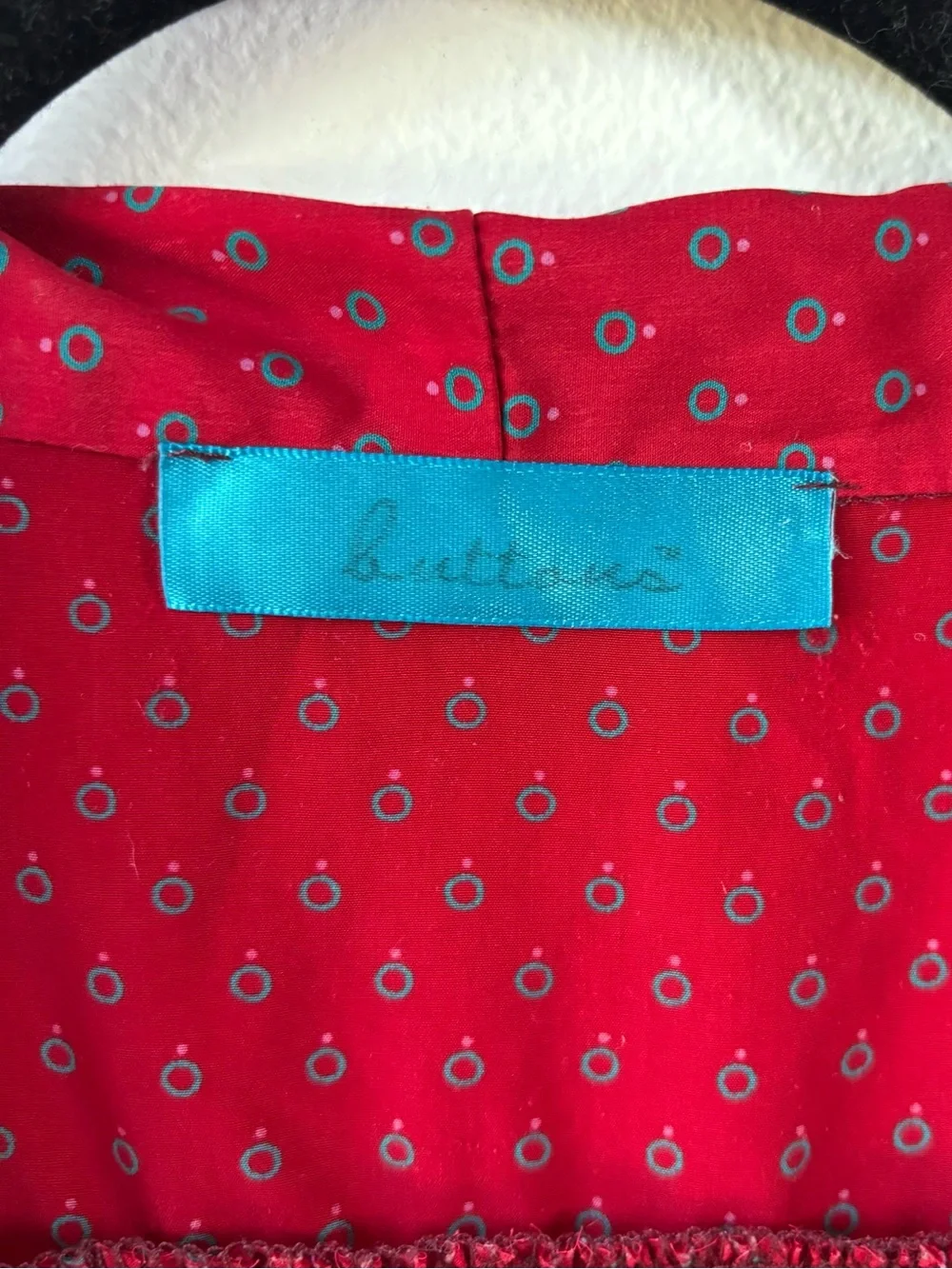 buttons sleeveless blouse